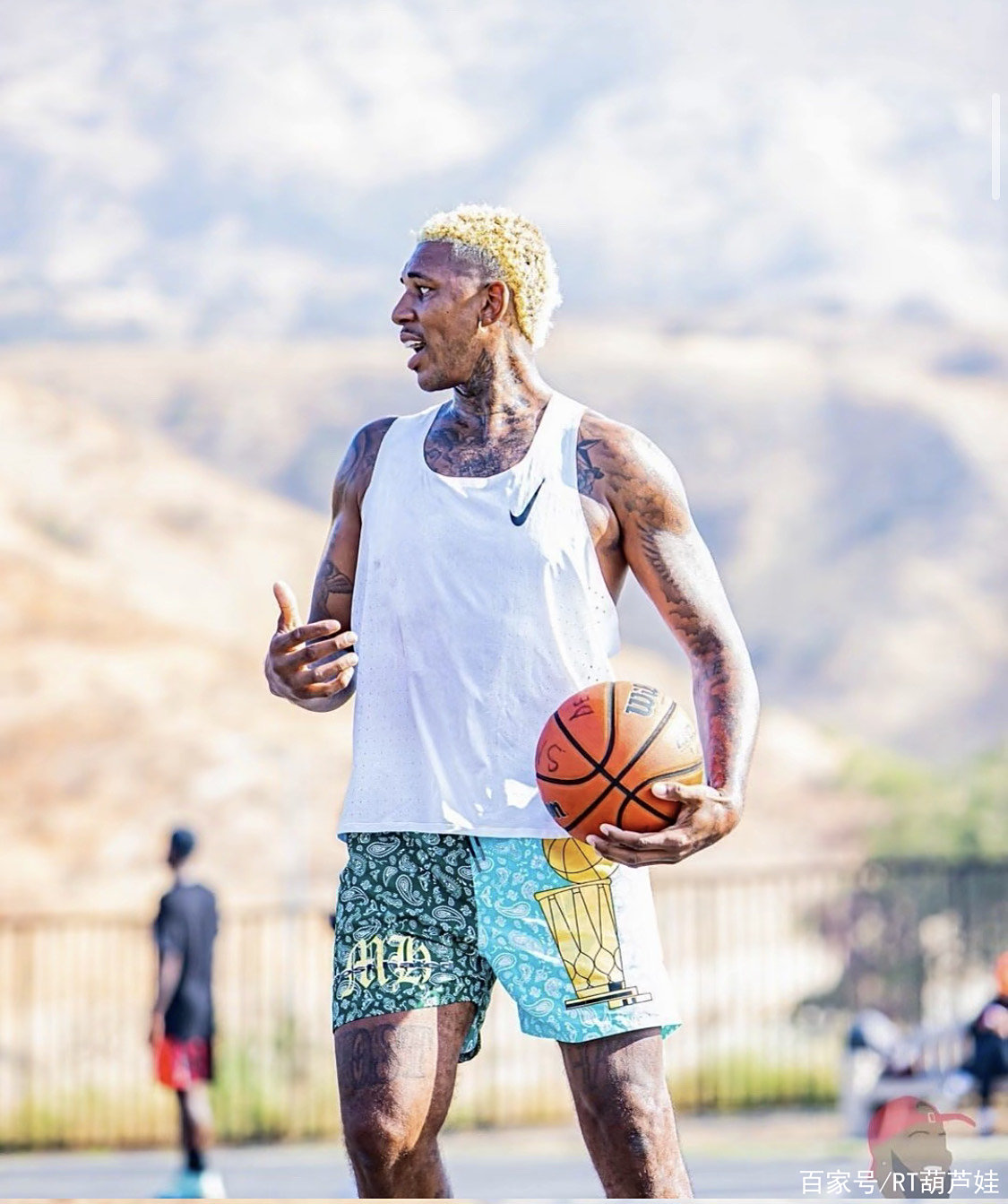 三是边后卫 三是边后卫